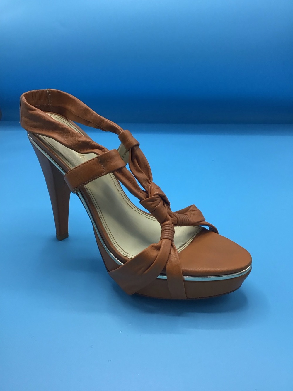 Pour la victorie  Knot-Detail High Heel Sandal